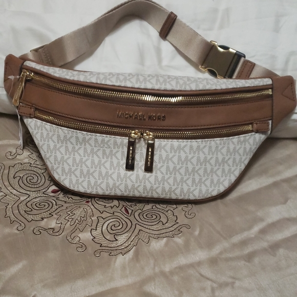 Michael Kors Handbags - Michael Kors Fanny Pack